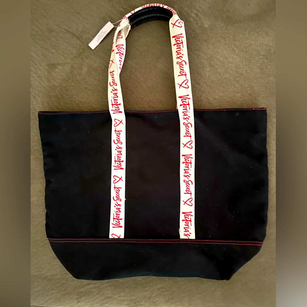 COPY - VICTORIA’S SECRET| Zippered bag| BNWT’S